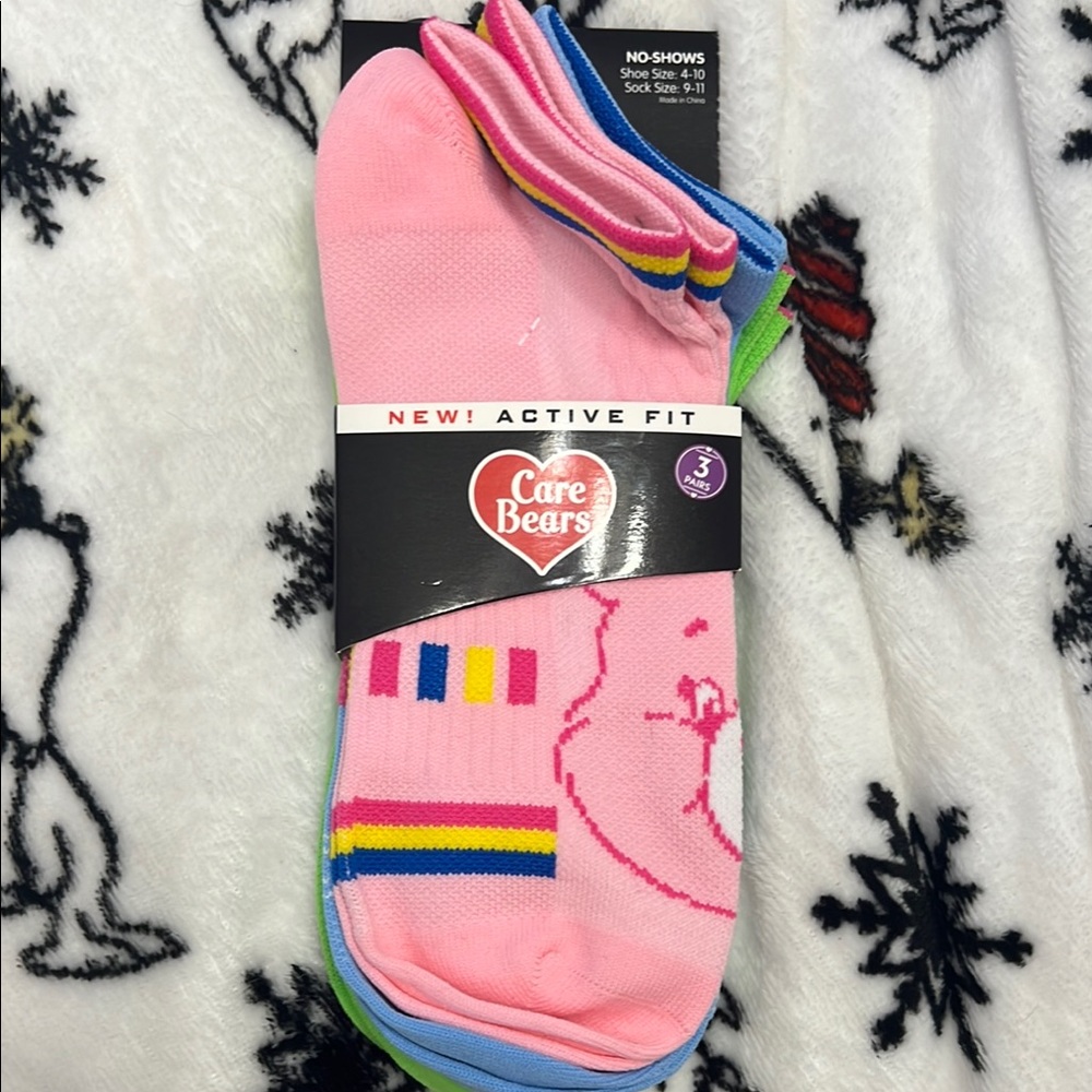 Vintage Nwt pack of 3 Care Bears Pink and Multicolor Active Fit Socks